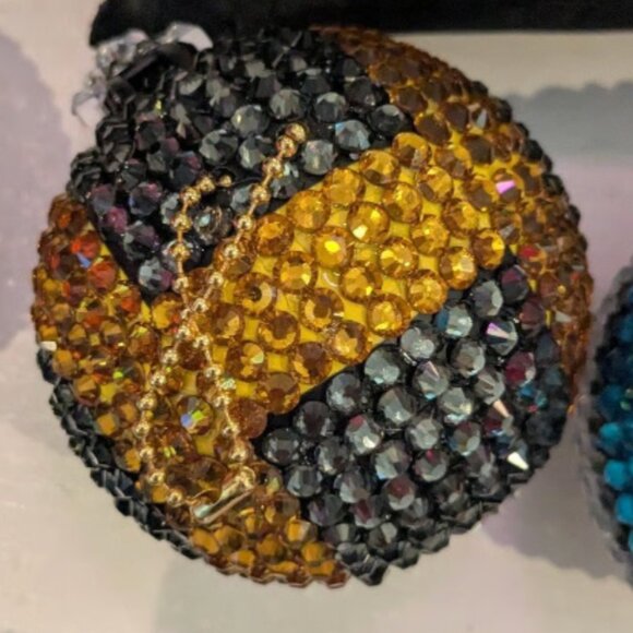 Crystallized Poke Ball Bag Charms - Picture 3 of 16